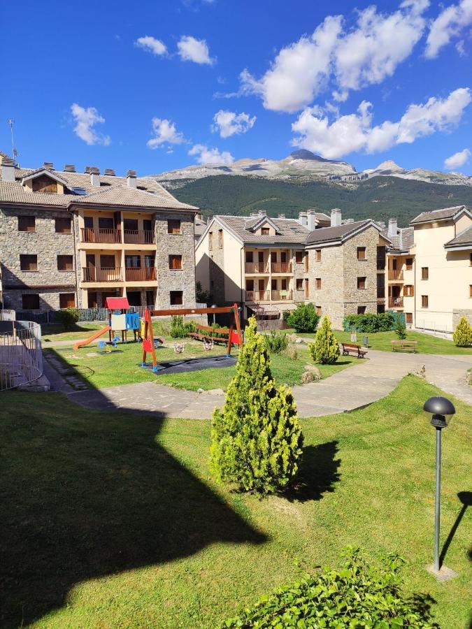 Apartamento El Roble Villanúa Eksteriør bilde