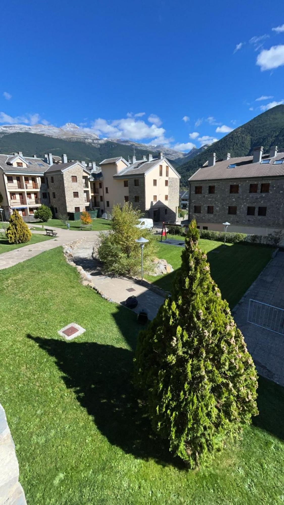 Apartamento El Roble Villanúa Eksteriør bilde